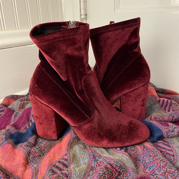 Steve Madden Shoes - Steve Madden Velvet Ankle Boots in Burgundy